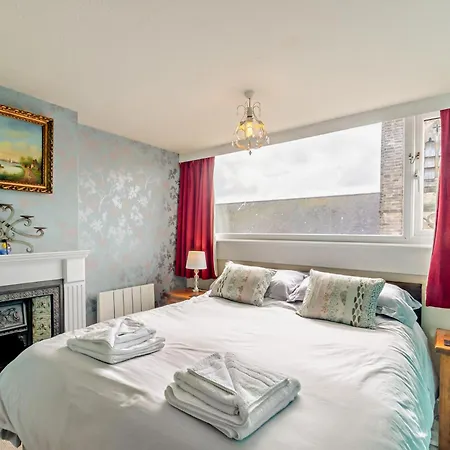 2 Bed In 91672 公寓