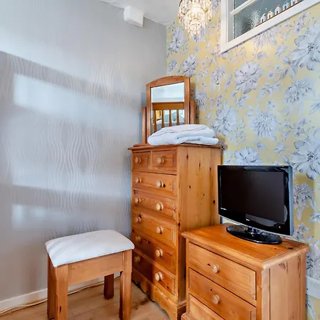 2 Bed In 91672